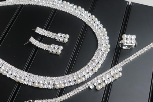 طقم عرائس