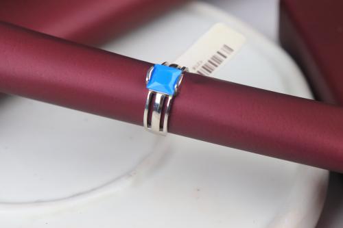 خاتم فضة مع خرزة زرقاء