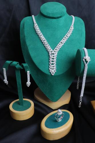 طقم عرائس