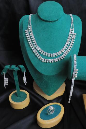 طقم عرائس